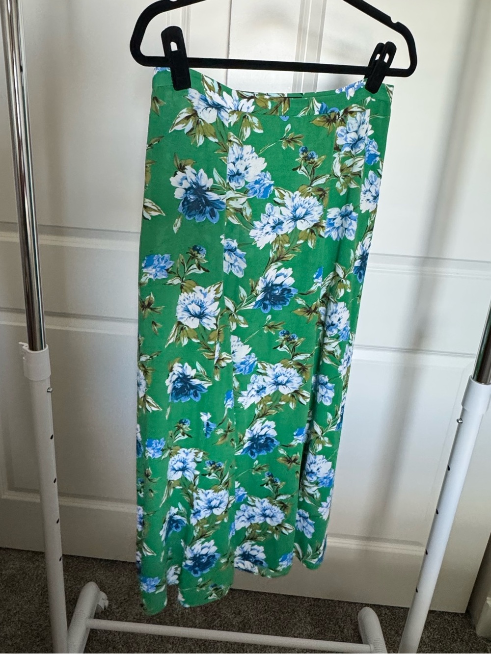 Banana Republic Green Floral Midi Skirt with Blue & White Blooms